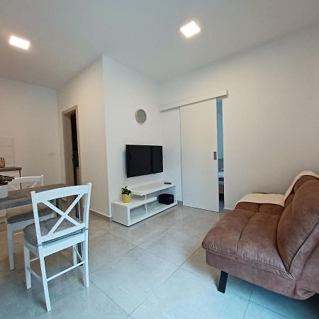 Apartments Leon 1 Новиград Экстерьер фото