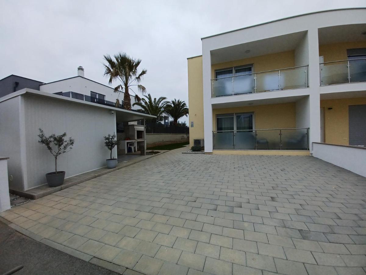 Apartments Leon 1 Новиград Экстерьер фото