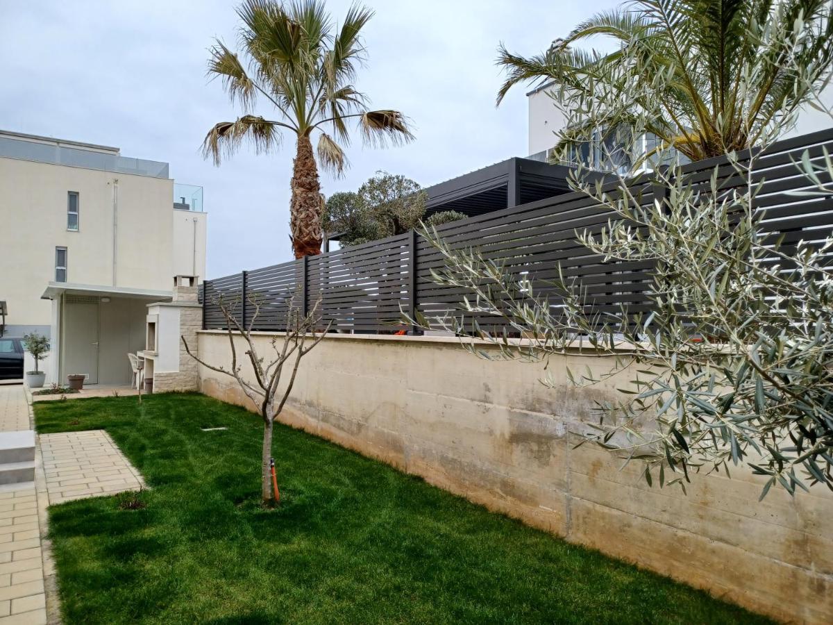 Apartments Leon 1 Новиград Экстерьер фото