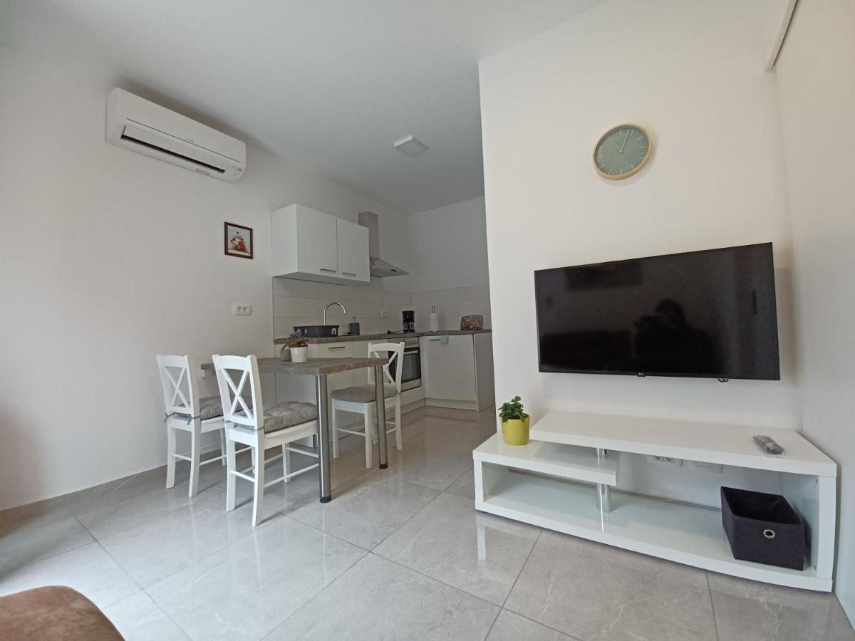 Apartments Leon 1 Новиград Экстерьер фото