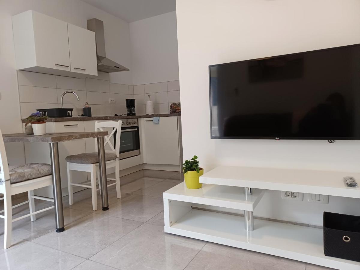 Apartments Leon 1 Новиград Экстерьер фото