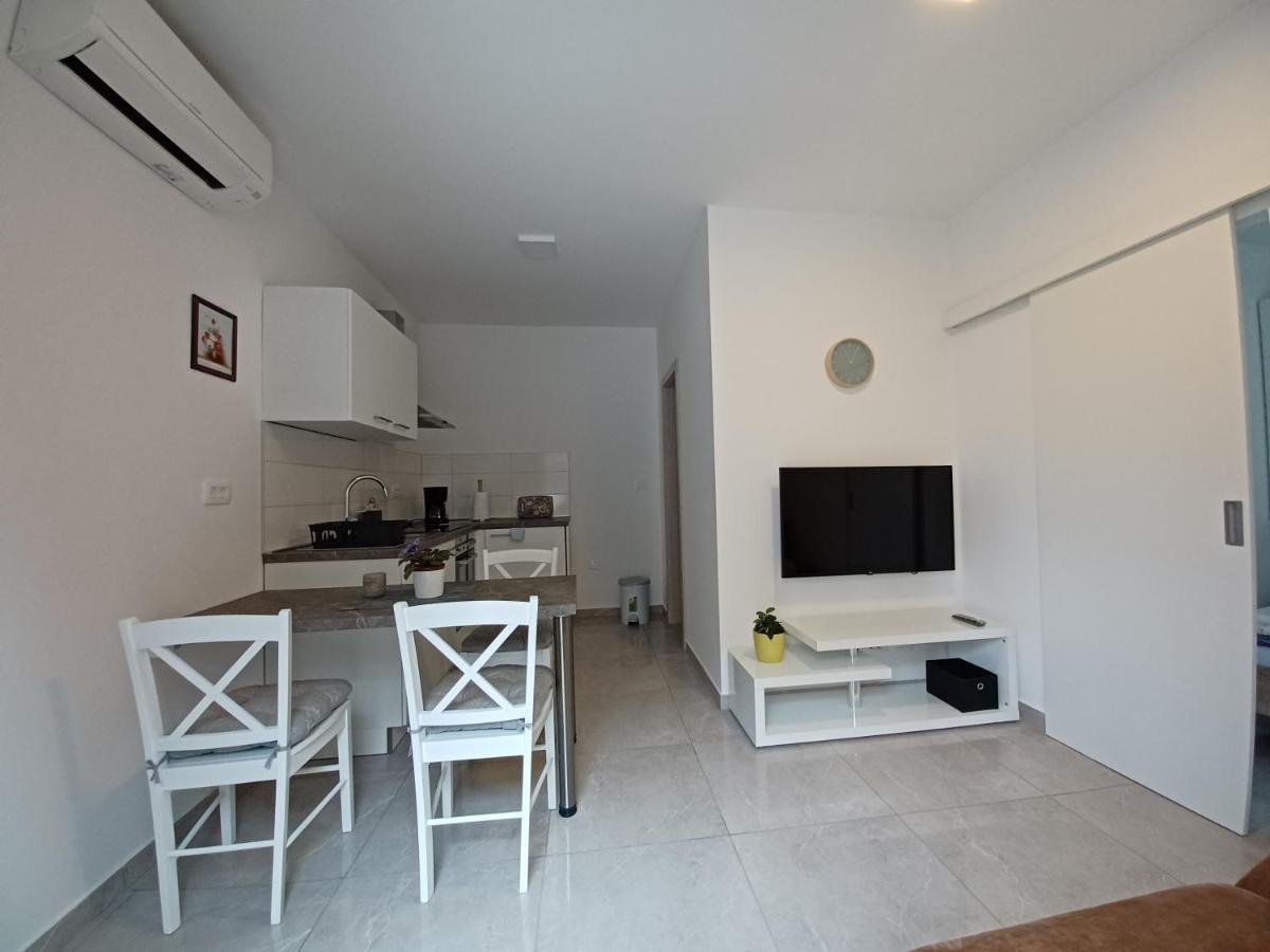 Apartments Leon 1 Новиград Экстерьер фото