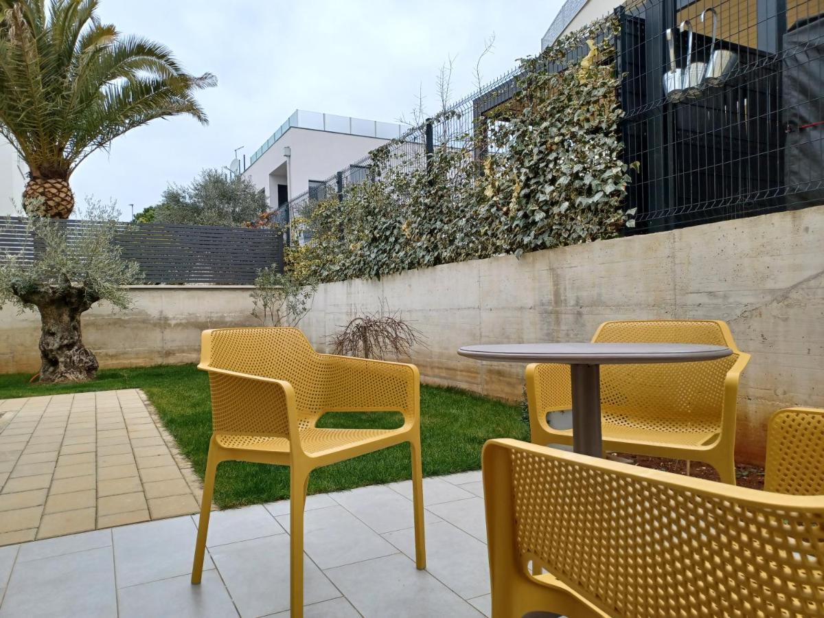 Apartments Leon 1 Новиград Экстерьер фото